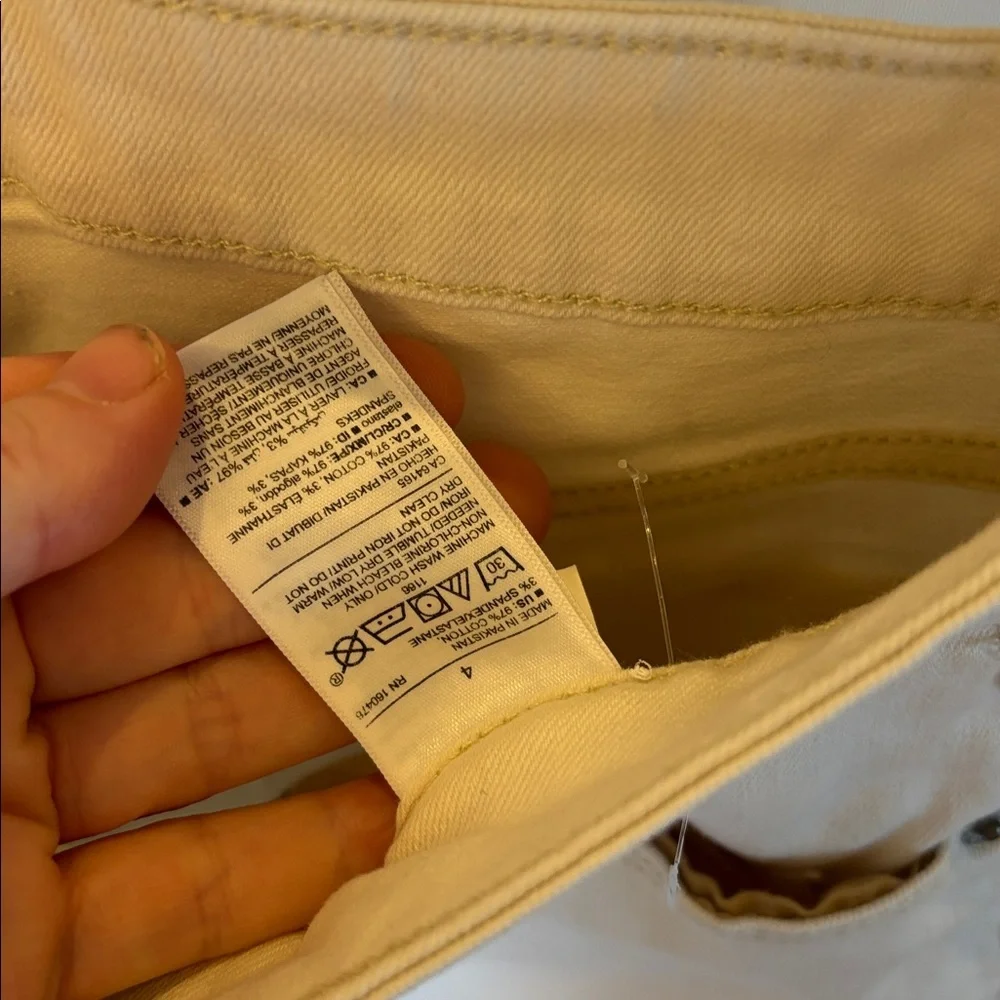 NWOT Old Navy Bermuda Jean Shorts! Size 4